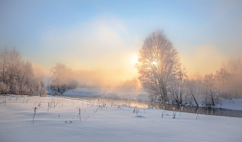 Мороз и солнце... / морозное утро