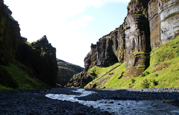 Пока поток не хлынул / ***