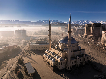 &nbsp; / Мечеть Абдулкерим Сатук Буграхан, южная часть Бишкека