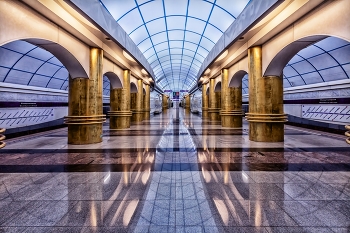 Утро на станции / Станция Международная