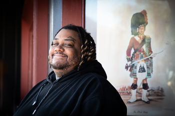 Незнакомец / .....