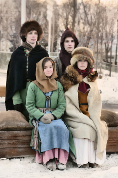 Диссонанс... / В парке прошлого.