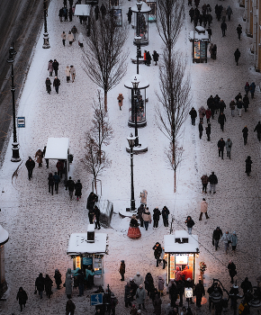 Невский. У Гостиного двора. / ***