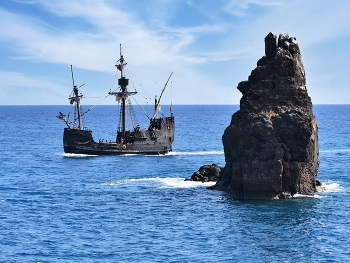 Бриг в океане / ***