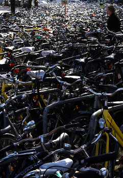 Велосипипец... / Бельгия, Гент, стоянка велосипедов у Гентского университета..