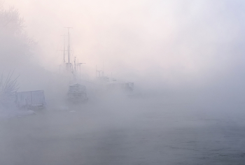Укутаны туманом / Стоянка кораблей в туман