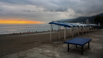 Вечерний пляж Гагра / Абхазский сюжет, Чёрное море 2011 год.