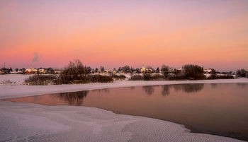 Морозный вечер. / Посёлок на берегу Оки.