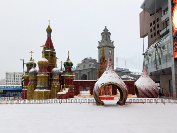 площадь Киевского вокзала / ***