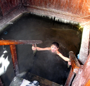 В купели на Крещение / Фото из архива 19.01.2014г. Сейчас этот паренёк уже мужчина, на СВО, награждён орденом Мужества!