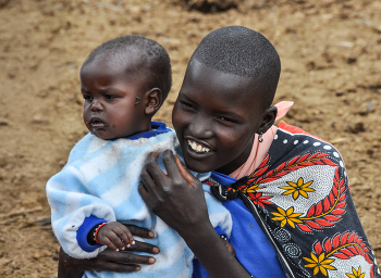 Мадонна с младенцем / ***