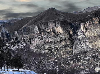 Пещерный город / Пещерный монастырский комплекс близ села Вардзия в Грузии