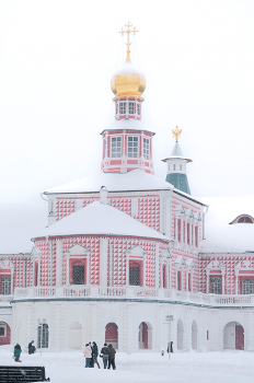 На белом фоне / ***