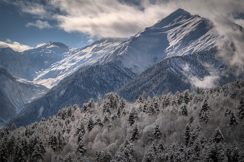 Mountains Around Tetnuldi / Виды c перевала Угвири