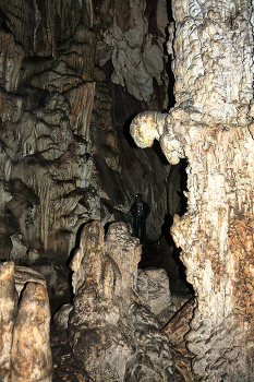Пещера Гугерджин / Крым, Чатыр-Даг. Честно говоря трудно подобрать категорию