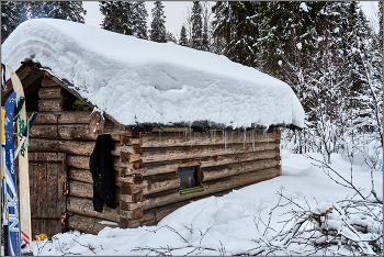 Вторая изба. / Избушка на лыжне в лесу в 15-то километрах от Архангельска.