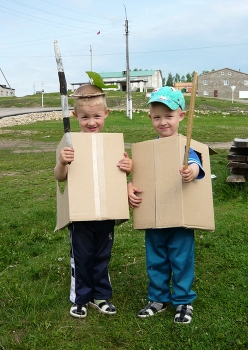 рыцари -двое из ларца) / двойняшки соседи)