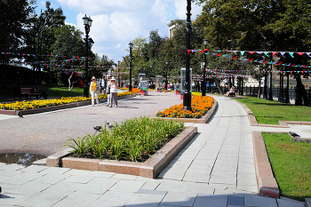Сретенский бульвар / Сретенский бульвар в Москве. Август 2024.