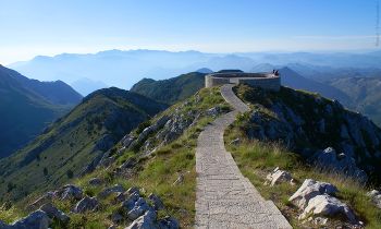 Над страной синих гор. / Монтенегро 
Черногория Ловчен.
С этой точки можно увидеть сразу три страны! Хорватию, Черногорию и Албанию