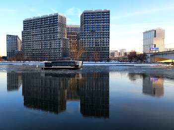 Москва-река у Автозаводского моста / ***