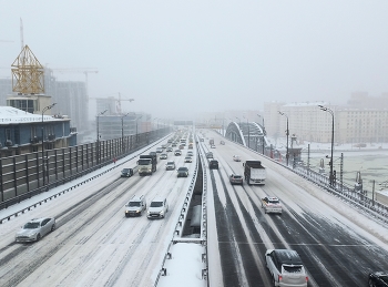 Вид на Третье транспортное кольцо со смотровой площадки РАН / ***