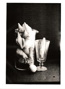 Натюрморт с ракушками и фарфоровым шариком / лит-печать на старом Униброме