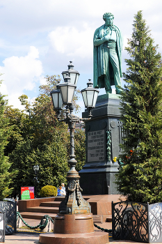 А.С. Пушкин / Памятник А.С. Пушкину на Пушкинской площади в Москве. Август 2024.