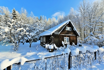 "Под окном моим сугробы, постарался снегопад..." / "И тихо так ... И ты вдруг понимаешь,
 Не зря дарован этот день судьбе:
 Ты в тишь его всей сутью проникаешь
 И тишина рождается в тебе ..."
 А.Опарина