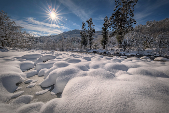 Chakvistskaly River Under Snow / Февральский снег в долине реки Чаквистскали