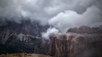 нахмурившиеся Доломиты / ***