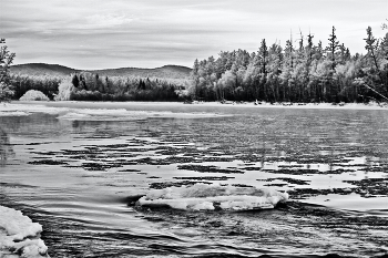 Начало суровой зимы / Декабрь на р.Тоора-Хем — в Тоджинском кожууне Республики Тува (Тыва), правый приток Большого Енисея (Бий-Хема).
Тоора-Хем, Тоджа. Тува.