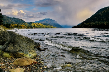 Перед бурей. / Телецкое озеро.