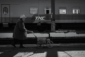 Вагон и маленькая тележка. / ***