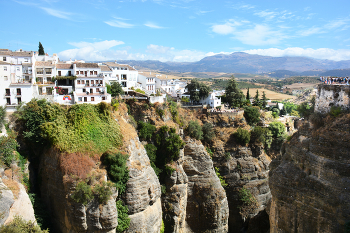 Город на скале / Город Ронда в Испании