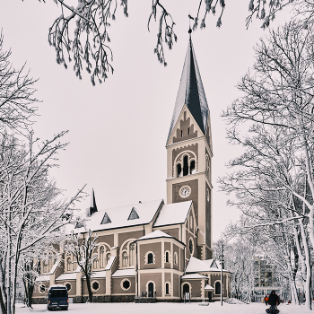 Кирха памяти королевы Пруссии Луизы / Кирха строилась в 1899–1901 годах в память о королеве Пруссии Луизе. Ныне в здании кирхи расположен Калининградский областной театр кукол. Январь 2025