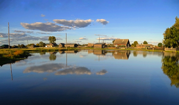 «Пруд — зеркало деревенской жизни» / Сибирь. Осеннее село