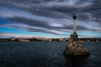 ПАМЯТНИК ЗАТОПЛЕННЫМ КОРАБЛЯМ В СЕВАСТОПОЛЕ / ***