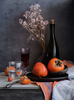 Натюрморт с хурмой / ***