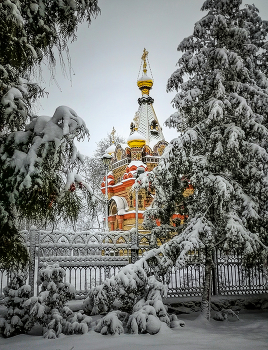 В зимнем парке / Часовня в Гомельском дворцово-парковом ансамбле