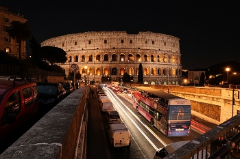 Вид на Колизей / Италия.Рим