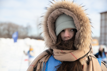 Морозно. / На лыжных гонках. "Болеем"