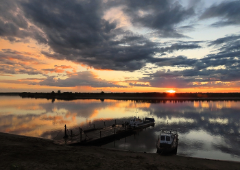 Летний закат на Оби / Сибирь, река Обь