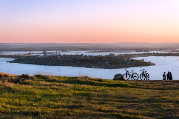 Закат / Летний закат над Волгой и Свияжском