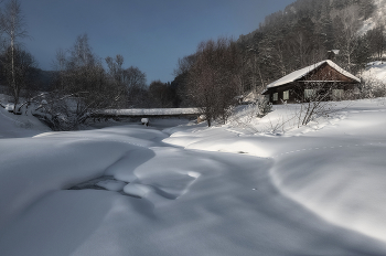 Застывшая река / ***