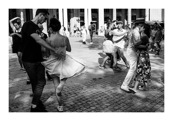 Танцы без текстуры / Париж, площадь Колетт