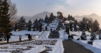 Там, где горы встречаются с городом... / Парк Первого Президента РК 
г. Алматы