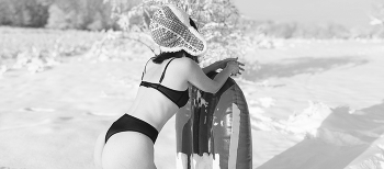 Погода греет. / На ватрушке веселей день.