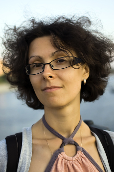 Юлька. Ветренно / ***