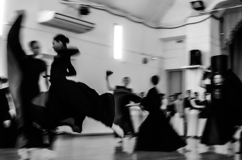 &nbsp; / Dance show art photo