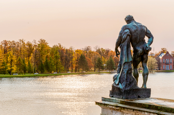 Геркулес Фарнезский. Город Пушкин. Розовый день. / ***